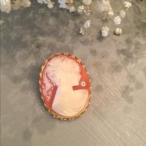 Cameo Pin
